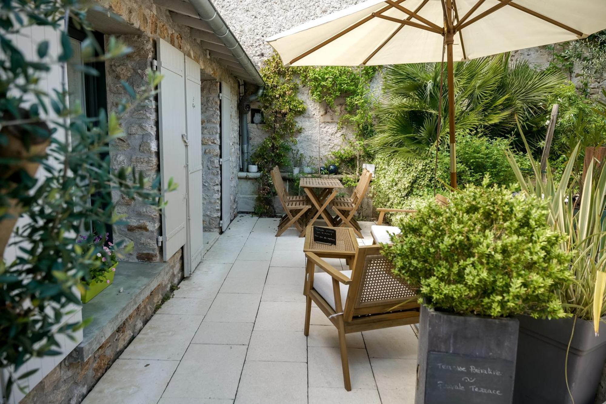 Hotel De Biencourt 3*